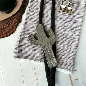 Vintage silver  toned boho western ranch cactus bolo tie